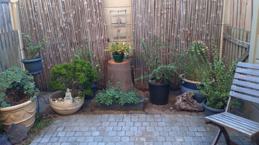To Let 1 Bedroom Property for Rent in Table View Western Cape